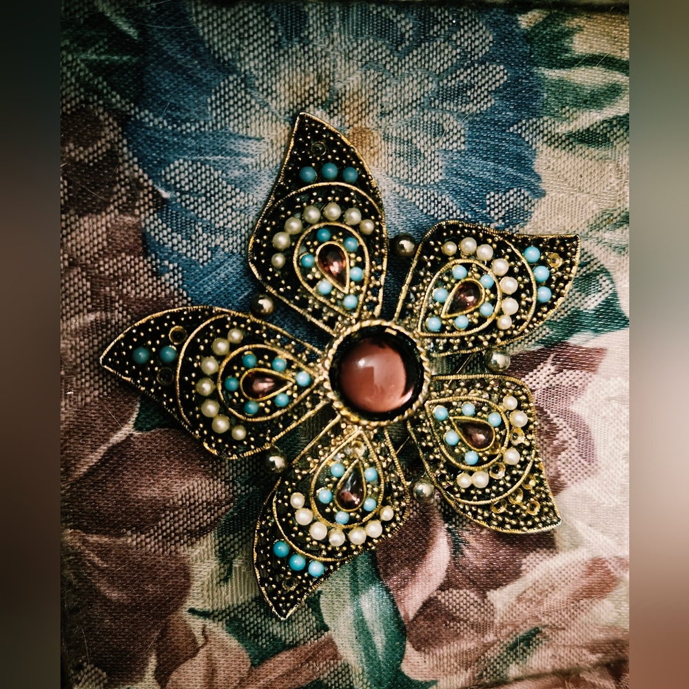 Iconic VTG 1960s Rachel Abroms Star/Flower Brooch Amethyst Purple Glass Cabochon